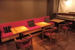 sofy-z-detalami-debowymi