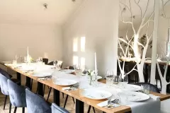 stoly-bukowe-w-restauracji-Chopnia-5-w-Bielsku-Bialej